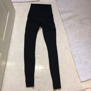 Black Super high-rise lululemon leggings